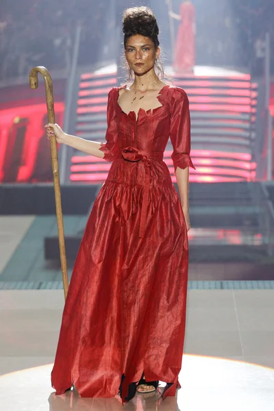 Look 3